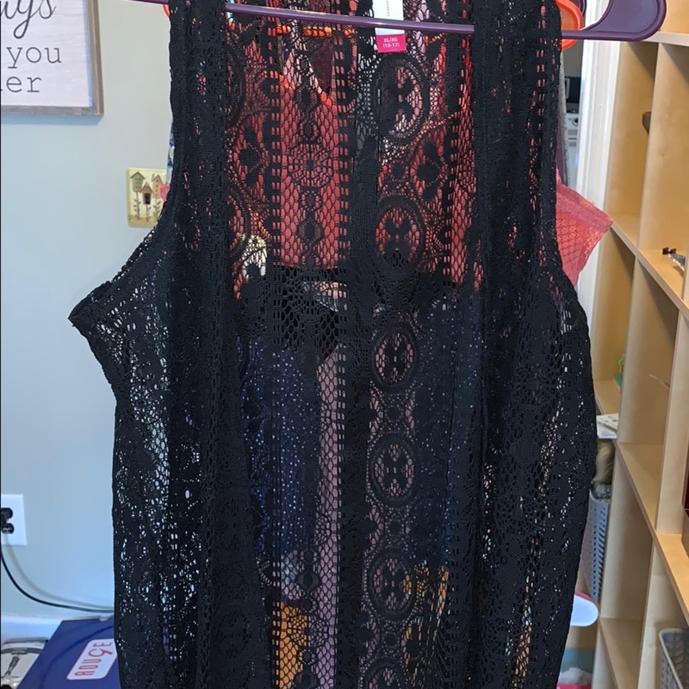 Lace vest with fringe